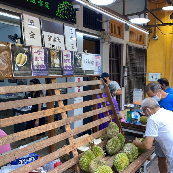 Durians deshelled so fast here that they don’t hv time to arrange and display on the racks