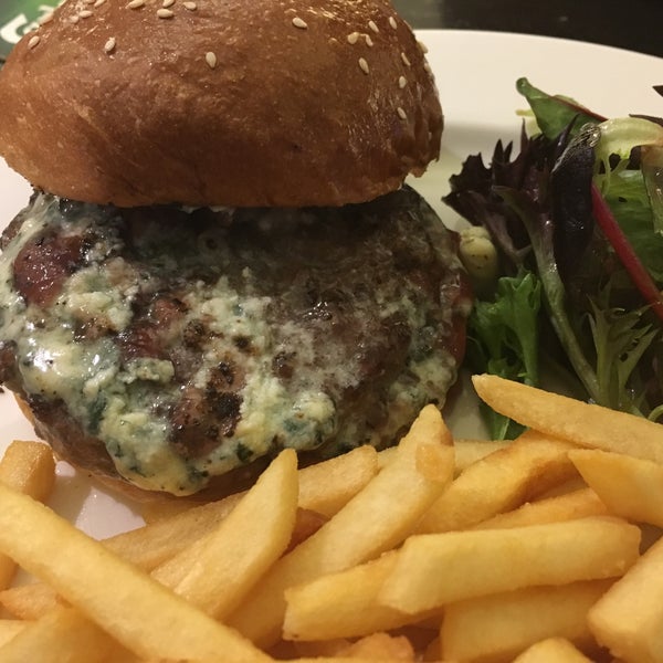 Port & blue burger. Don't ask me how this works but the blue cheese combo is yummy. Together with caramelised onions, each juicy bite had umami
