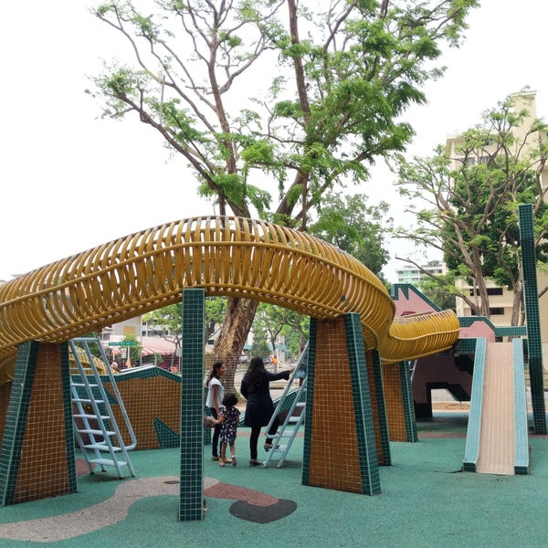 Подольск детская площадка дракон. Площадка для детей с драконом. Детская площадка дракон. Самые опасные детские площадки в мире. Детская площадка дизайн.