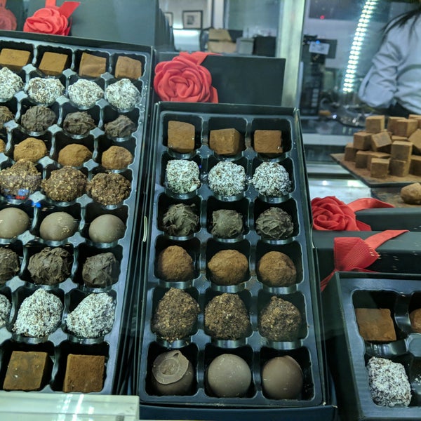 2/23/2019 tarihinde Cheen T.ziyaretçi tarafından Awfully Chocolate Bakery &amp; Cafe'de çekilen fotoğraf