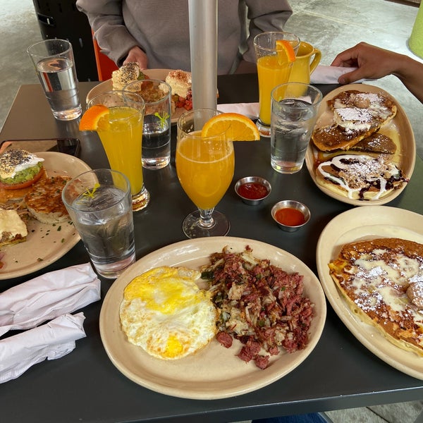 Photo taken at Snooze, an A.M. Eatery by Bill W. on 3/14/2021