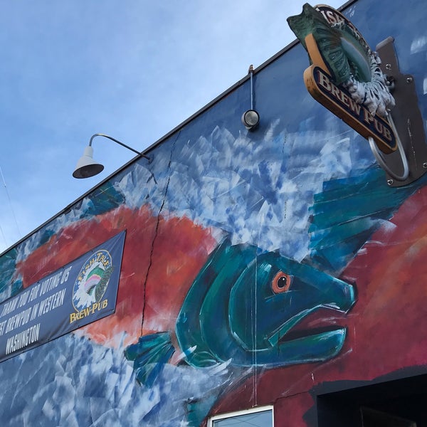 Foto scattata a Fish Tale Brew Pub da Bill W. il 6/29/2019