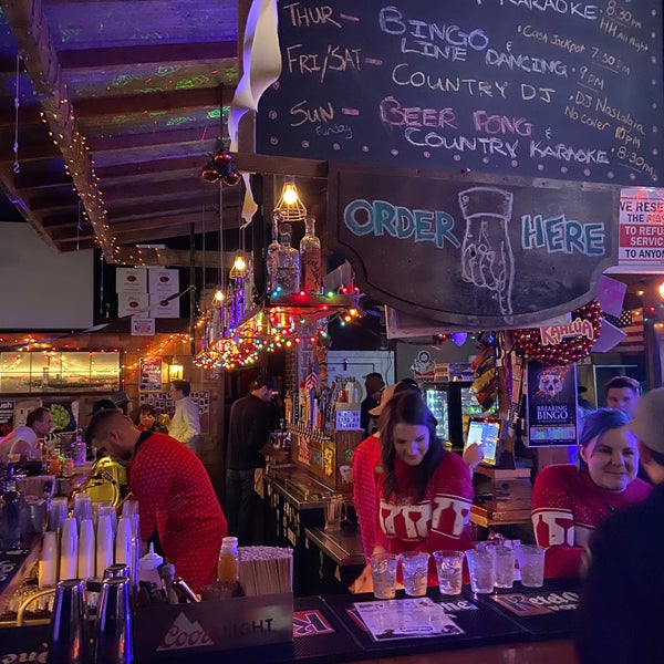 Foto tirada no(a) Shingletown Saloon | Neighborhood Bar &amp; Restaurant por Bill W. em 12/22/2019