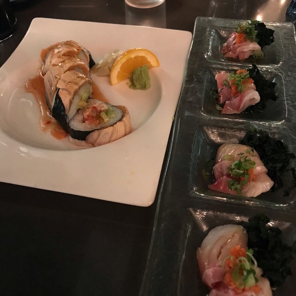 Foto tirada no(a) Wasabi Sushi &amp; Izakaya por Bill W. em 1/27/2019