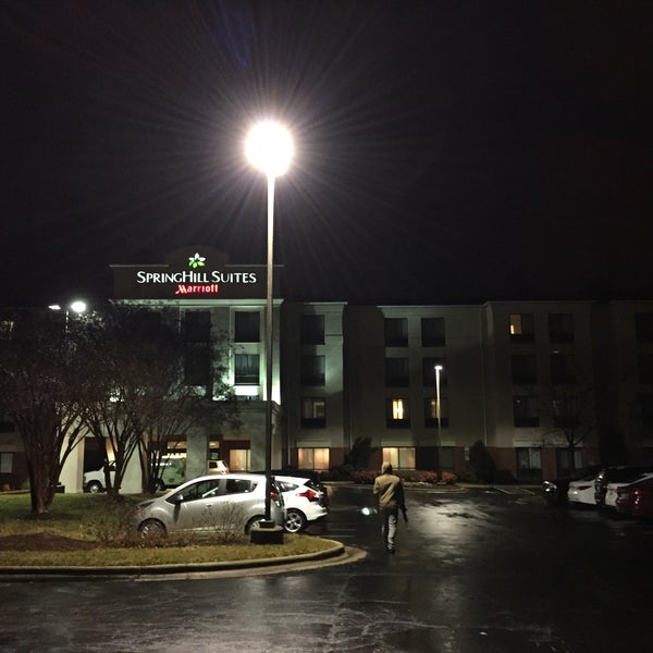 Foto scattata a SpringHill Suites by Marriott Raleigh-Durham Airport/Research Triangle Park da Sara S. il 3/6/2015