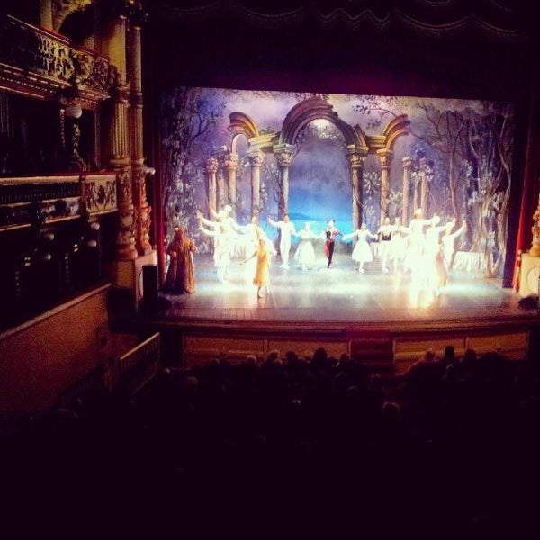 Foto tomada en Teatro Bellini  por Eugenio M. el 1/19/2013