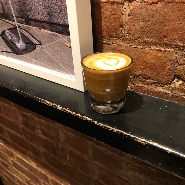 2/17/2018 tarihinde Wooyoung H.ziyaretçi tarafından Gimme! Coffee'de çekilen fotoğraf