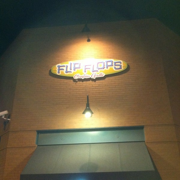 Foto diambil di Flip Flops Cantina Grille oleh Donald J. pada 12/28/2012