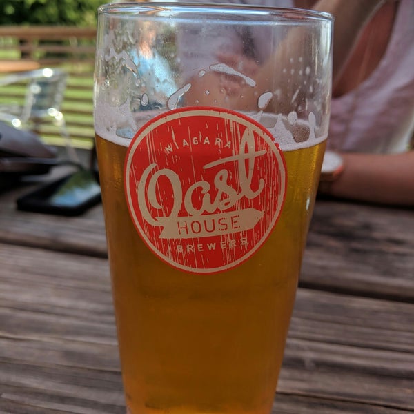 Foto tomada en Niagara Oast House Brewers  por mike k. el 9/28/2018