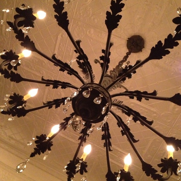 2/16/2013 tarihinde Rebecca S.ziyaretçi tarafından Taix French Restaurant'de çekilen fotoğraf