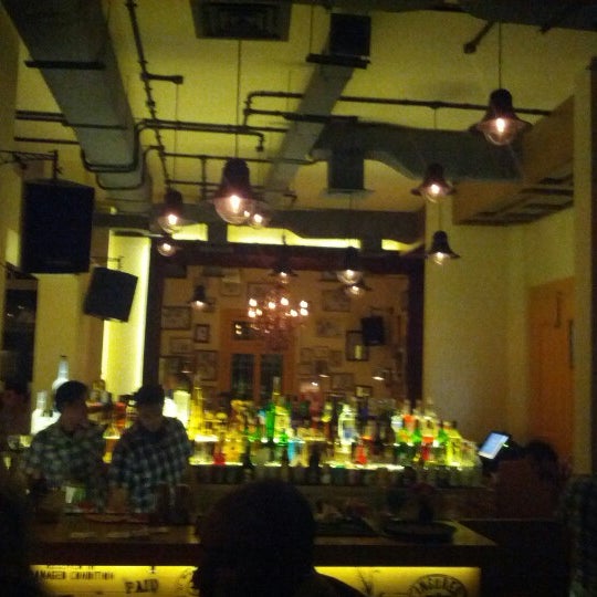 11/16/2012 tarihinde Fouad H.ziyaretçi tarafından Clé Cafe-Lounge Bar'de çekilen fotoğraf