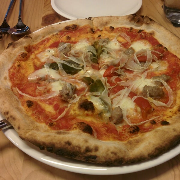 Das Foto wurde bei Pizza Fabbrica von Fouad H. am 12/14/2014 aufgenommen