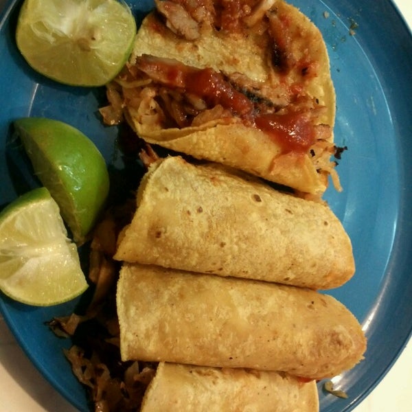 Tacos El Paisa Lindavista Taco Place in Mexico City
