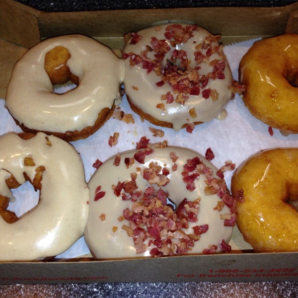 Photo taken at Duck Donuts by Nancy D. on 12/29/2013