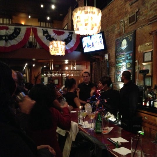 รูปภาพถ่ายที่ Delta&#39;s Restaurant โดย Брюс Р. เมื่อ 11/7/2012