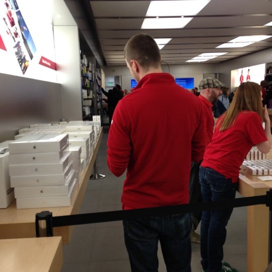 Photos at Apple Bayshore 5715 N Centerpark Way