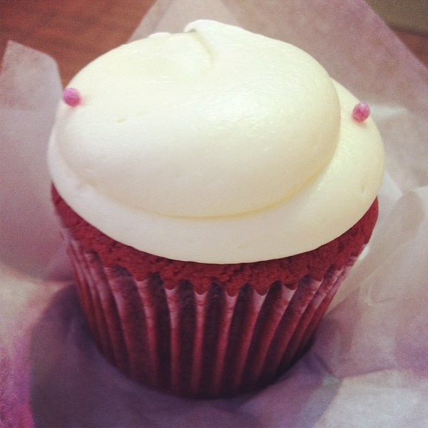รูปภาพถ่ายที่ Teacake Bake Shop โดย Nikki W. เมื่อ 9/15/2012