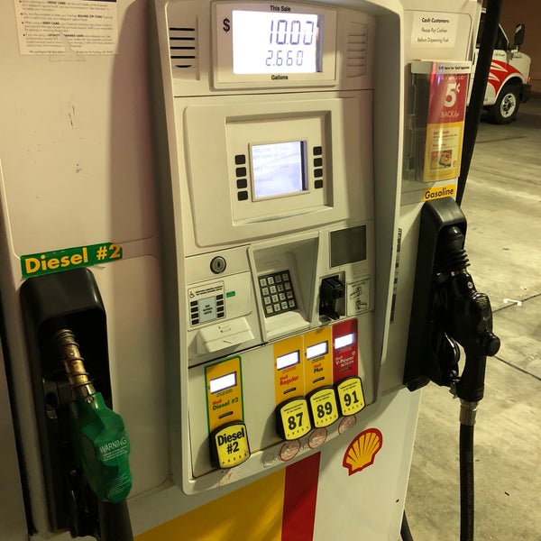 Shell Gas Station in Redwood City