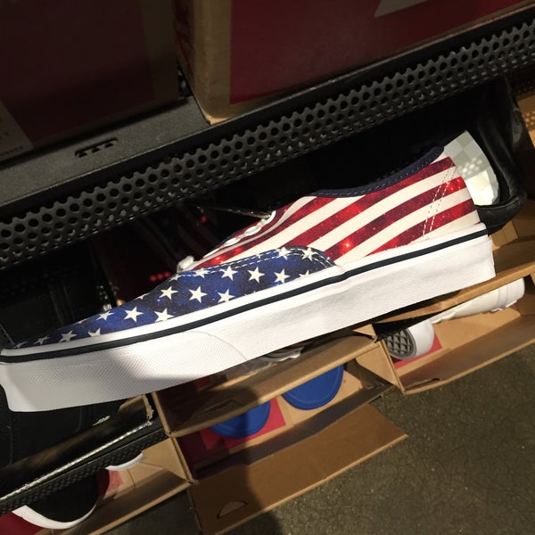 arundel mills vans