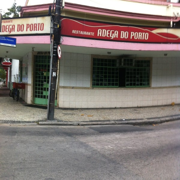 รูปภาพถ่ายที่ Adega do Porto โดย Daniel T. เมื่อ 4/5/2013