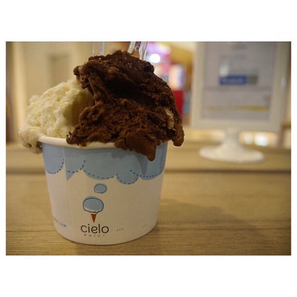 Photo taken at Cielo Dolci - Specialist in Italian Frozen Desserts by Anysia E. on 7/19/2014