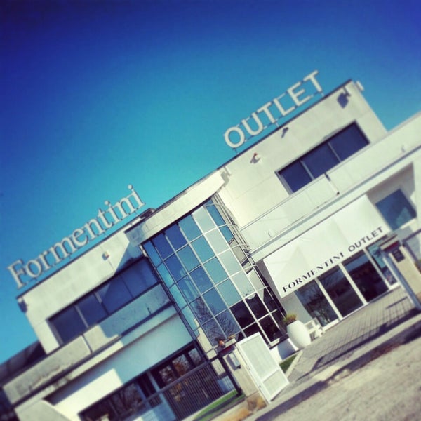 Formentini Outlet - Shoe Store in Casette D'Ete