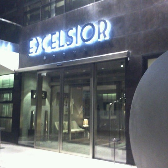 Снимок сделан в Hotel Excelsior пользователем Giuseppe M. 11/18/2012