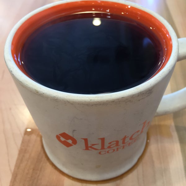 Foto tirada no(a) Klatch Coffee - San Dimas por Raymond Y. em 12/19/2018