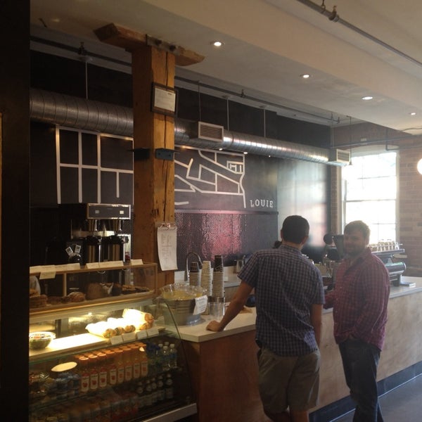 7/18/2014にPierre NickがLouie Coffee Shopで撮った写真