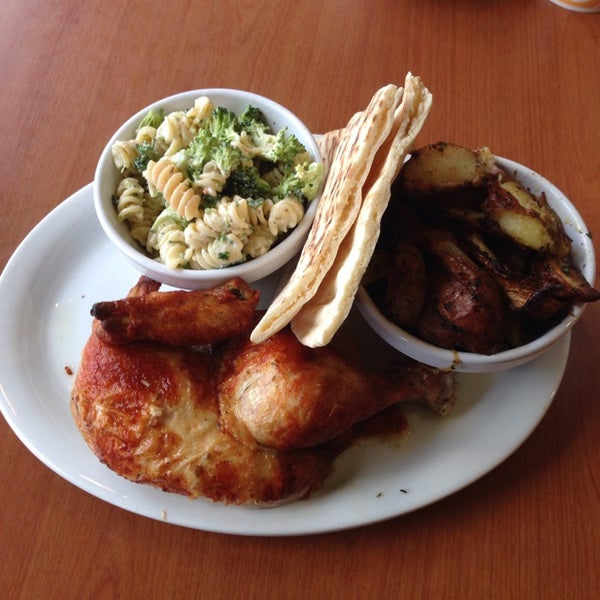 8/20/2014 tarihinde Aaffhb S.ziyaretçi tarafından California Chicken Cafe'de çekilen fotoğraf