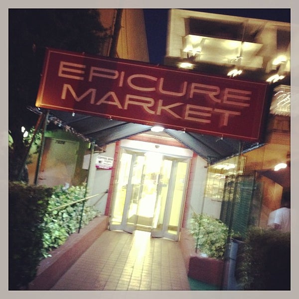 รูปภาพถ่ายที่ Epicure Market โดย Dimarco @. เมื่อ 4/2/2013