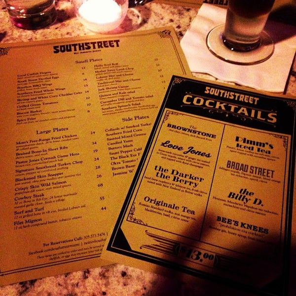 Foto scattata a Southstreet Restaurant &amp; Bar da Dimarco @. il 11/6/2012