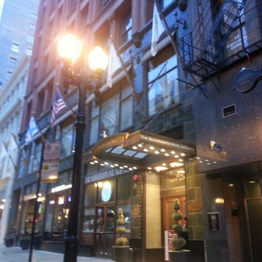 Foto tirada no(a) Silversmith Hotel Chicago Downtown por LimoBank S. em 3/18/2013