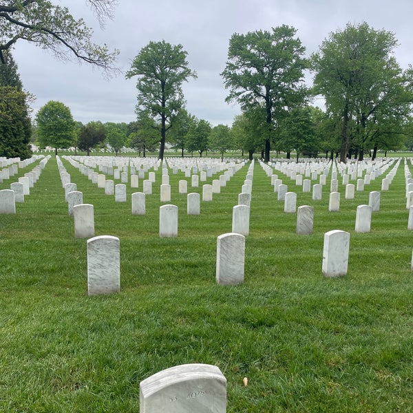 Foto diambil di Arlington National Cemetery oleh Luis Diego G. pada 4/29/2023
