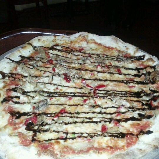 12/16/2012에 Keisha C.님이 Revolution Pizza And Ale House에서 찍은 사진