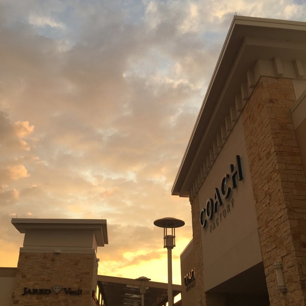 Photo taken at Grand Prairie Premium Outlets by Brian C. on 8/29/2017