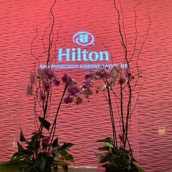Foto scattata a Hilton San Francisco Airport Bayfront da Brian C. il 9/23/2020