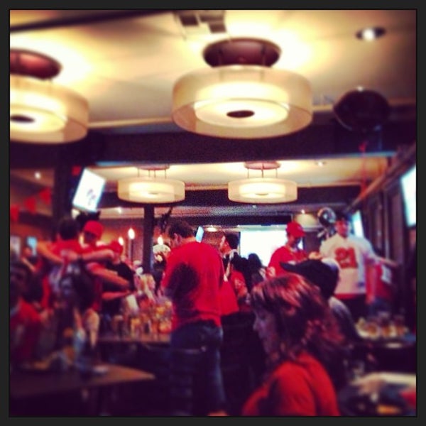รูปภาพถ่ายที่ Los Gatos Bar &amp; Grill โดย itsjustd เมื่อ 2/4/2013