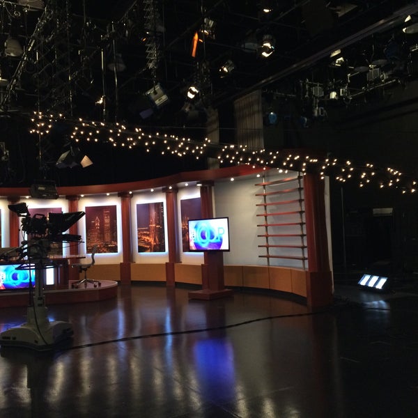 Foto scattata a WYCC PBS Chicago da Karen H. il 12/18/2014