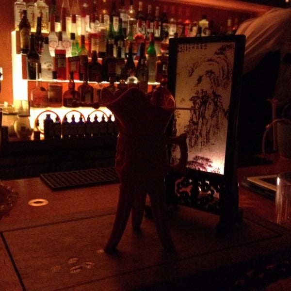 8/21/2014에 Yinuo W.님이 Yuan Oyster &amp; Cocktail Lounge에서 찍은 사진