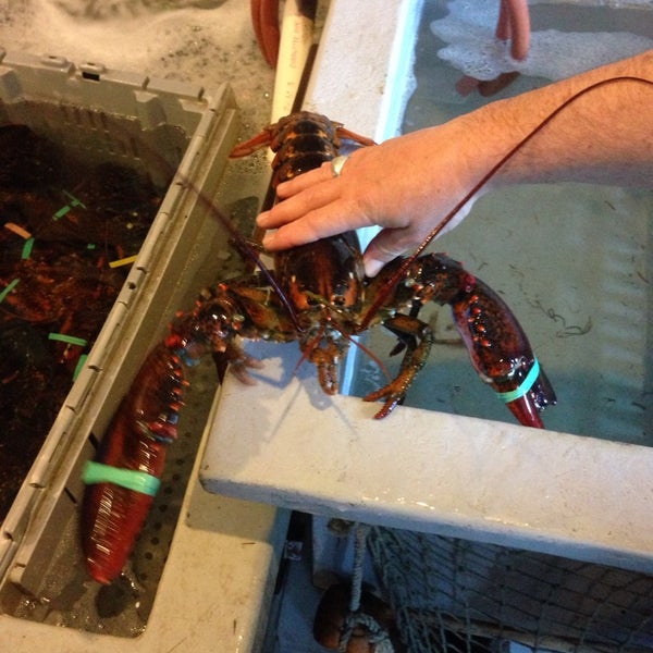 Das Foto wurde bei Scarborough Lobster von Justin S. am 5/25/2014 aufgenommen