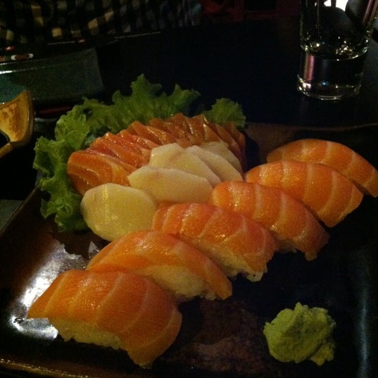 Foto tirada no(a) Nazo Sushi Bar por Raquel M. em 11/6/2012