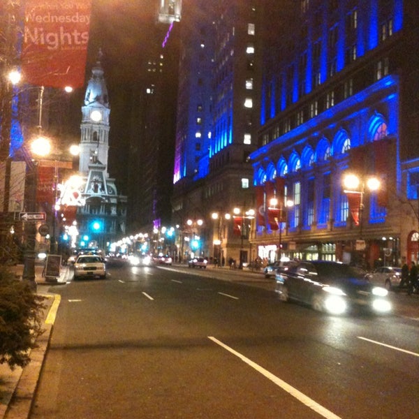 3/6/2013 tarihinde Nickziyaretçi tarafından Avenue Of The Arts'de çekilen fotoğraf