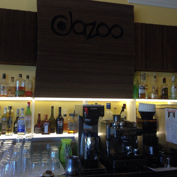 Das Foto wurde bei Dazoo Restaurant von Maui Hawaii am 1/9/2014 aufgenommen