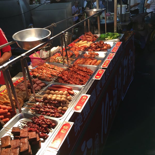 中华路观光夜市 zhonghua night market