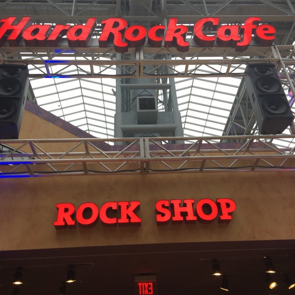 8/2/2018 tarihinde onodasanziyaretçi tarafından Hard Rock Cafe Mall of America'de çekilen fotoğraf