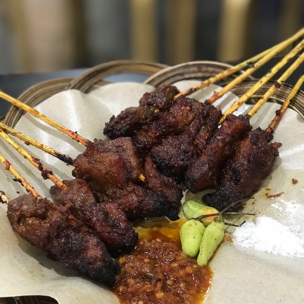 Sate Babi Bawah Pohon Kelapa Gading Jalan Boulevard Raya Kelapa Gading Sate Babi Bawah Pohon Kelapa Gading Jalan Boulevard Raya Kelapa Gading