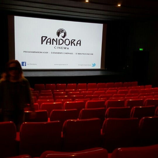 Частный кинотеатр. Relax cinema спартаковская улица 2. Кинотеатр утопия саратов. Частный кинотеатр проект. Утопия саратов.