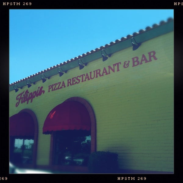 6/24/2013にBrent A.がFilippi&#39;s Pizza Restaurant and Barで撮った写真
