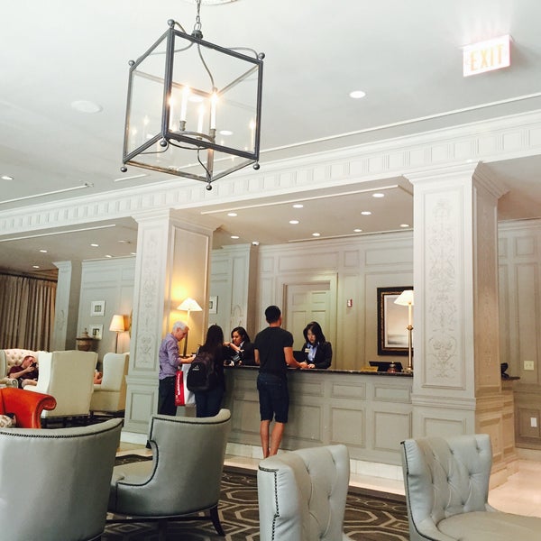 7/25/2016 tarihinde Julia K.ziyaretçi tarafından Loews Madison Hotel'de çekilen fotoğraf
